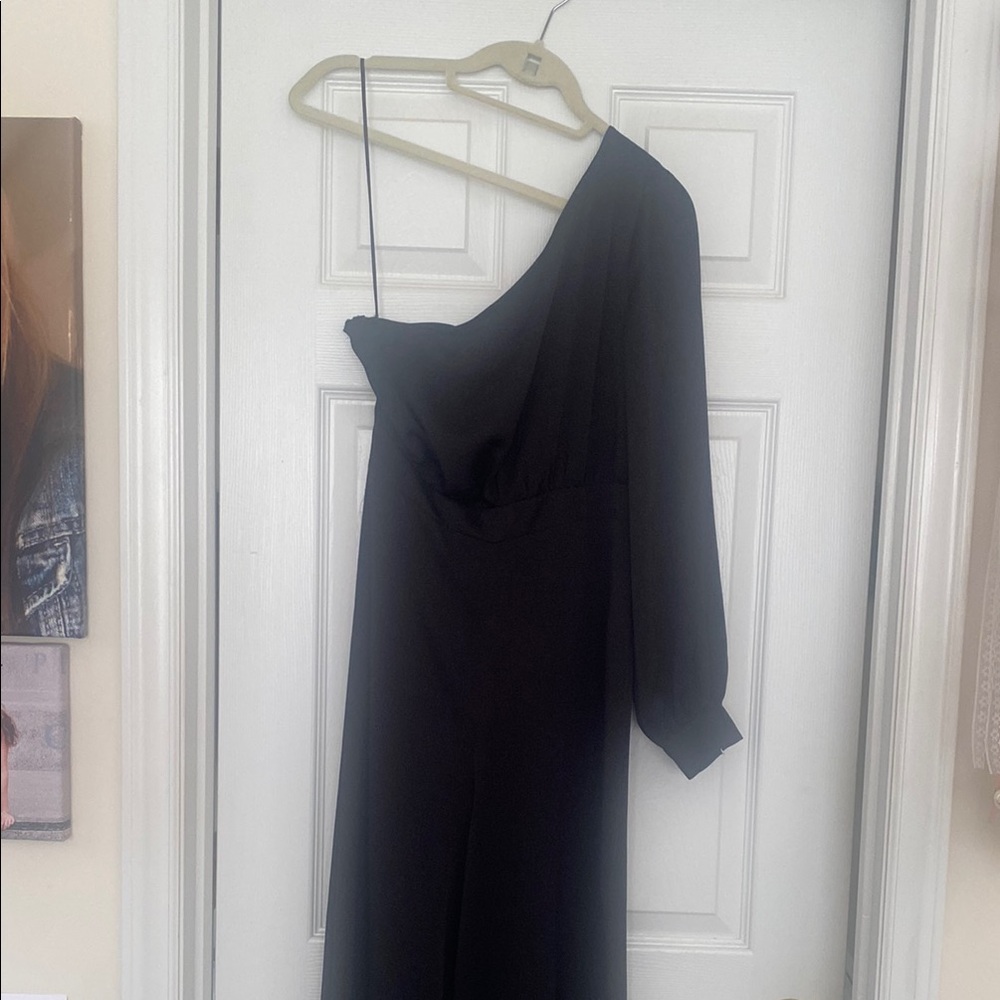 Elegant Black One-Shoulder Dress